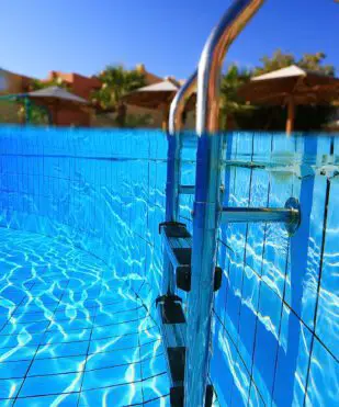 Swimming Pool Maintenance: Benefits of Borate Treatments