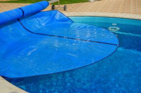 Which Type of Swimming Pool Cover is Right for You?